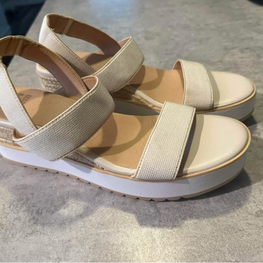 Women's Cream Sandals